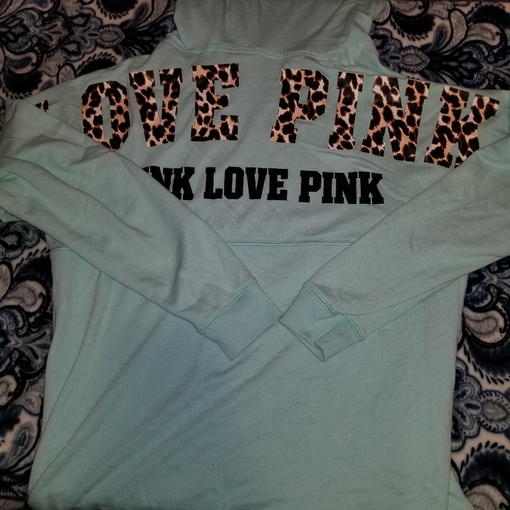 Vs pink cheetah crew
